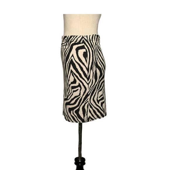 Pretty Little Thing cream black zebra print pull on mini skirt size 6 - Picture 9 of 11